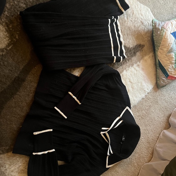 Chic Black and White Two Piece Sweater Set - Picture 2 of 2